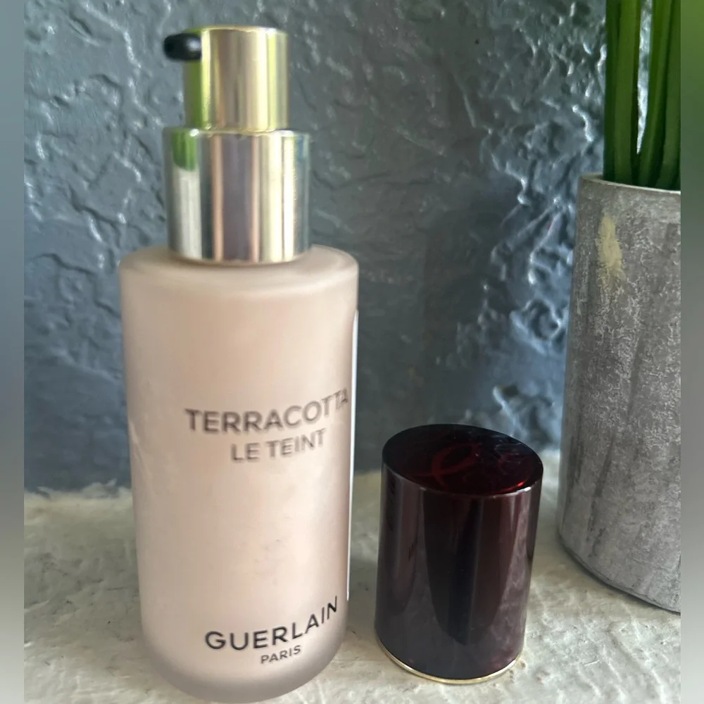 Guerlain Terracotta Le Teint Foundation 24 OC 24 Hour Wear